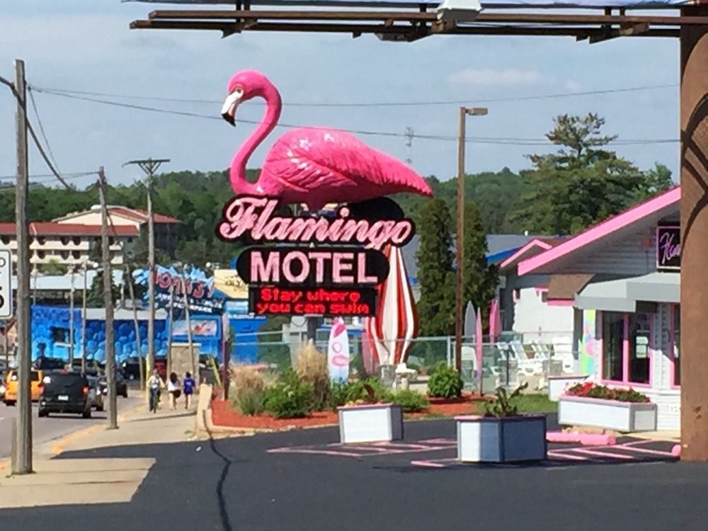 Flamingo Motel & Suites Wisconsin Dells Exterior photo